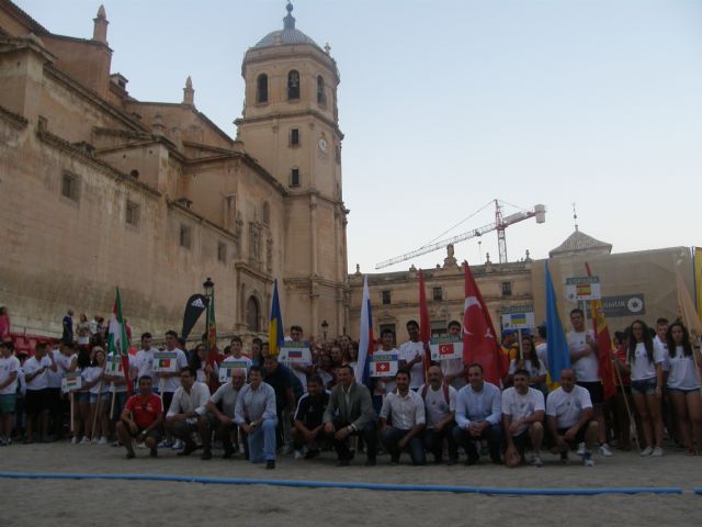 Comienza el Campeonato de Europa de Balonmano Playa juvenil que tiene carácter urbano puesto que se celebra en las plazas de España y Calderón - 1, Foto 1