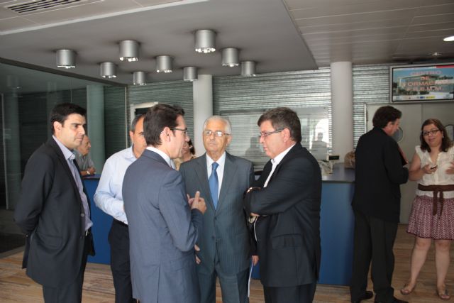 El consejero de Empleo se interesa por el programa formativo de FREMM como caso de éxito en gestión y en inserción laboral - 2, Foto 2