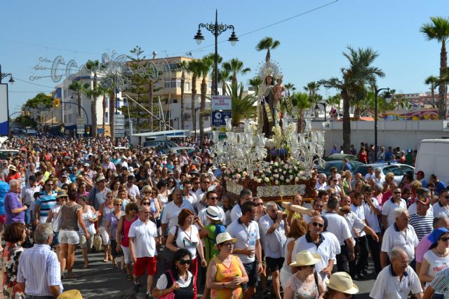 Miles de fieles acompañan a la Virgen del Carmen por tierra y mar en San Pedro del Pinatar - 5, Foto 5