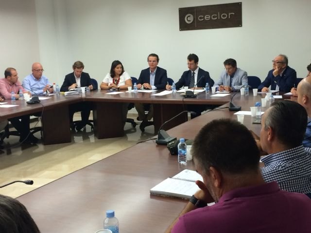 Juan Carlos Ruiz se compromete a impulsar la revitalización del comercio de Lorca, que cuenta con 250.000 clientes potenciales - 1, Foto 1