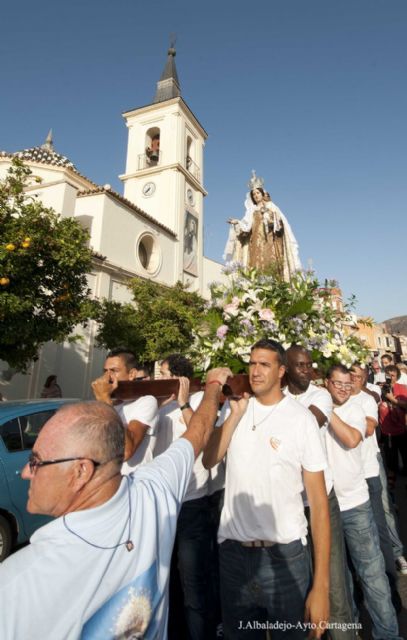 Fieles y pescadores acompañaron a la Virgen del Carmen en su procesión marinera 2014 - 3, Foto 3