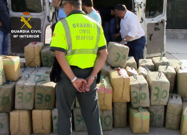 La Guardia Civil intercepta un alijo de más de cuatro toneladas de hachís en Lorca - 5, Foto 5