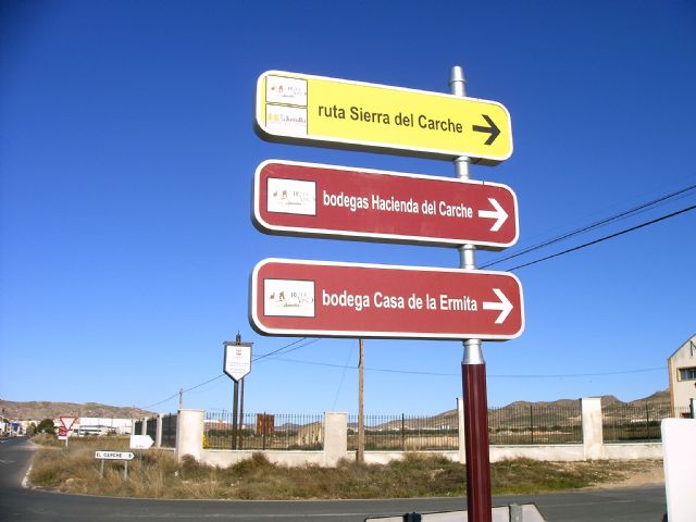 El Ayuntamiento invierte más de 16.000 euros en la señalización turística del municipio - 2, Foto 2