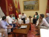 El Alcalde de Lorca recibe a los representantes de la nueva Junta Directiva del Paso Blanco