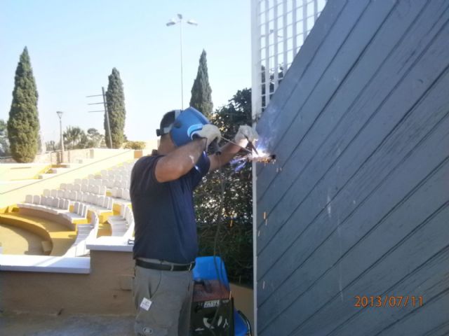 Los alumnos de Empleo Saludable ponen a punto el Parque Torres para La Mar de Músicas - 2, Foto 2