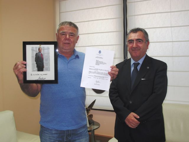 El consejero Manuel Campos recibe al presidente de la comunidad de propietarios del barrio de San Fernando, de Lorca - 2, Foto 2
