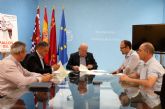 Ayuntamiento y Acciona-Generala firman el contrato para los servicios de limpieza, residuos y jardines