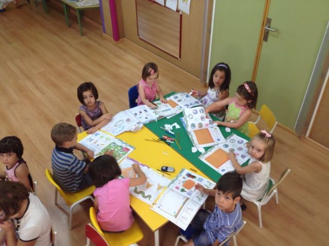 Los niños y niñas de la Escuela de Verano del CAI realizan un taller sobre la corresponsabilidad de tareas domésticas - 4, Foto 4