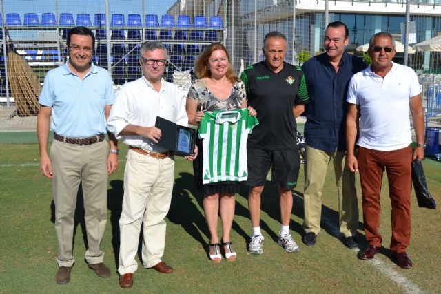 La alcaldesa visita al Real Betis durante su estancia en San Pedro del Pinatar - 2, Foto 2
