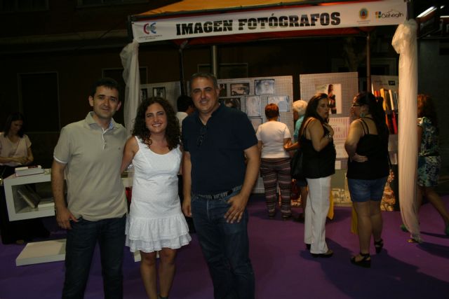 Gran animación de público y ventas en el 'Outlet D'calle' celebrado en la Gran Vía de Cehegín - 3, Foto 3
