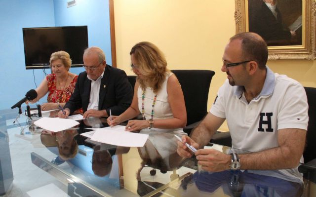 El Ayuntamiento de Caravaca y la OMEP firman un acuerdo para promover el empleo femenino - 1, Foto 1