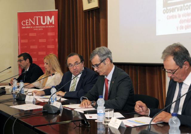 La presidenta del Observatorio contra la Violencia de Género clausura el curso de la Escuela de Práctica Laboral - 3, Foto 3