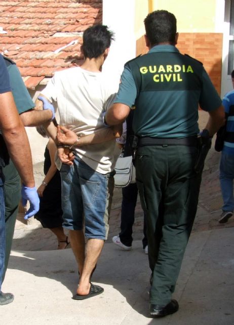 La Guardia Civil detiene durante los últimos días a tres atracadores en Mula y Los Alcázares - 1, Foto 1