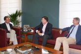 El Alcalde recibe al presidente de la Mancomunidad de Canales del Taibilla