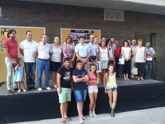 EL Alcalde de Lorca participa en la entrega de llaves y cédulas de habitabilidad a las 16 familias del Edificio UME de La Viña - 3, Foto 3