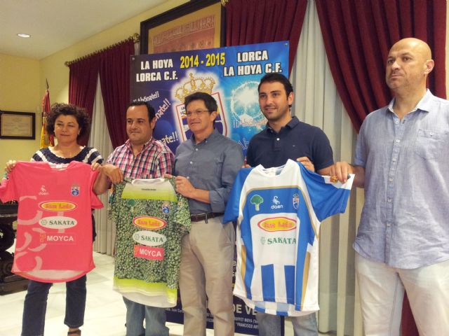 El Alcalde anima a La Hoya-Lorca CF a aprovechar la experiencia de la pasada temporada para intentar de nuevo el ascenso a Segunda División - 1, Foto 1