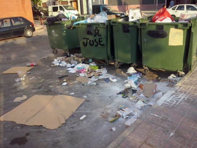 IU-Verdes reclama la limpieza y desratización del entorno del centro de salud de Vistabella - 4, Foto 4