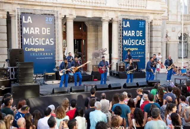 La Plaza del Ayuntamiento bailó este martes al ritmo de Alamedadosoulna - 5, Foto 5