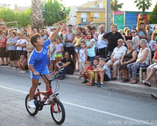 Las carreras de tacatá, triciclos y cintas marcan la pauta popular - 3, Foto 3