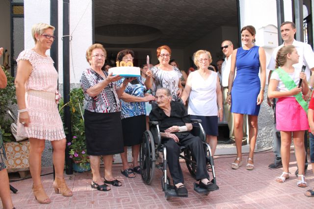 La Alcaldesa de Archena homenajea a una vecina de El Hurtado en su cumpleaños por sus cien años de vida - 1, Foto 1