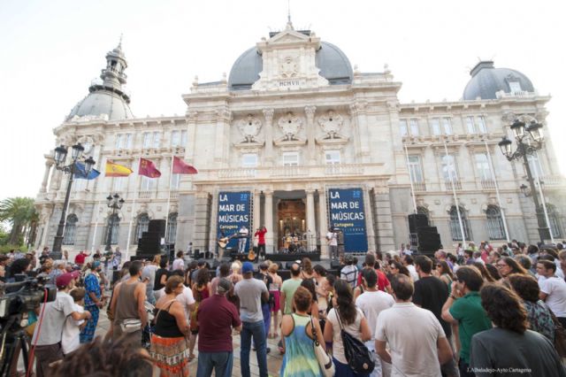 Debademba puso en pie la Plaza del Ayuntamiento - 2, Foto 2