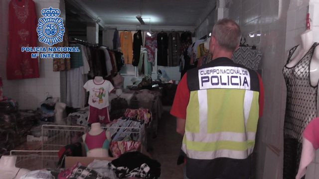La Policía Nacional inspecciona 16 establecimientos del Barrio de San Andrés regentados por ciudadanos extranjeros - 1, Foto 1