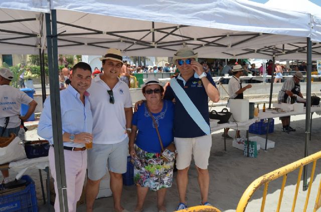 El Día del Caldero congregó a cientos de personas que pudieron degustar este plato típico cocinado en la playa - 3, Foto 3