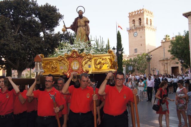 Cientos de personas acompañan al patrón de Totana, Santiago Apóstol, por la calles en procesión - 1, Foto 1