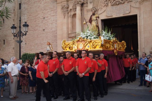 Cientos de personas acompañan al patrón de Totana, Santiago Apóstol, por la calles en procesión - 3, Foto 3