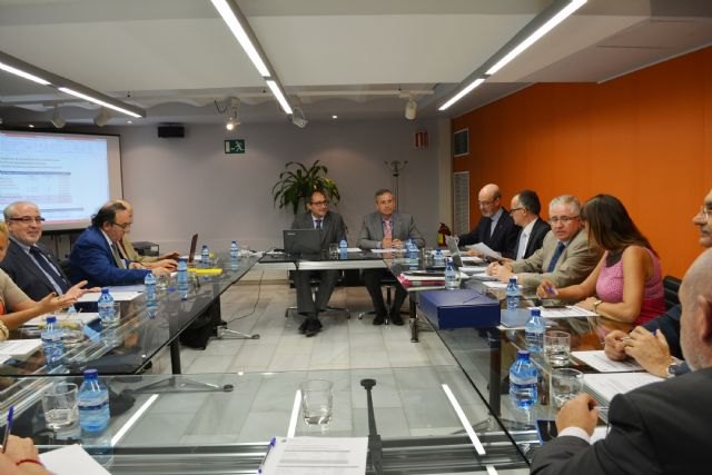 El Consejo Interuniversitario ratifica la congelación de tasas universitarias para el curso 2014-2015 - 1, Foto 1