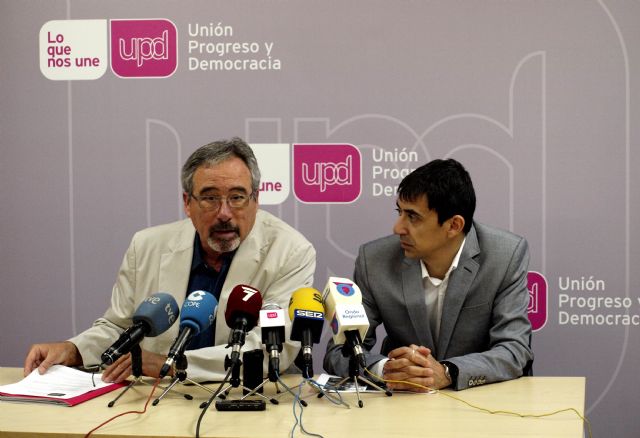 UPyD Murcia propone nuevas ubicaciones para las estatuas de Abderramán II y D. José María Muñoz - 1, Foto 1