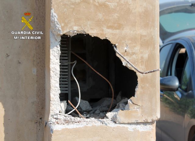 La Guardia Civil desmantela un grupo delictivo que sustraía baterías de los sistemas de riego en fincas de Torre Pacheco y San Javier - 5, Foto 5