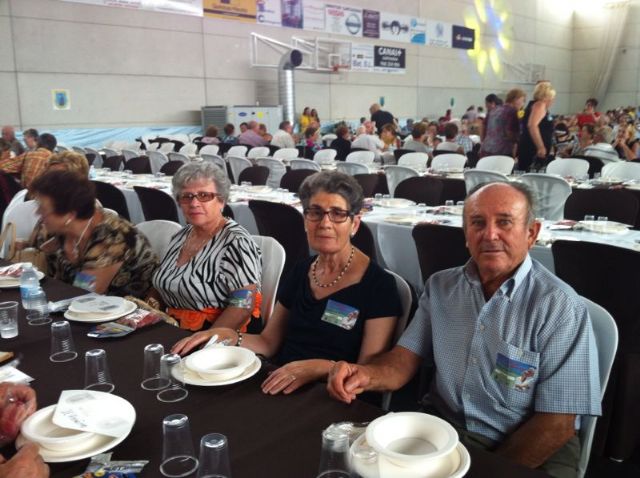 Autoridades municipales celebran junto con usuarios del Centro de Personas Mayores la Balsa Vieja el Día del abuelo - 5, Foto 5