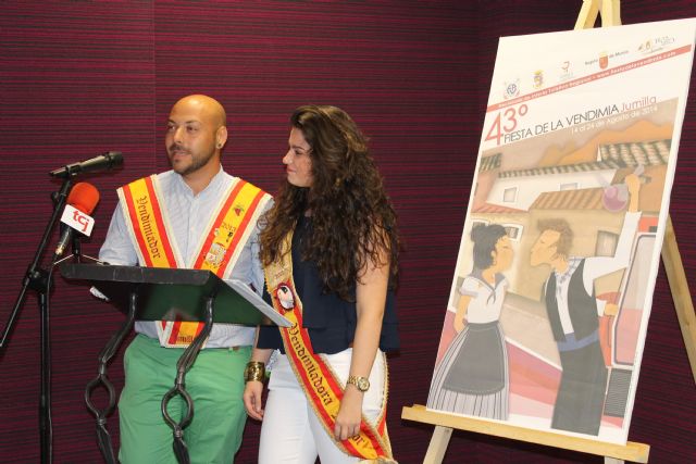 Con la presentación de la revista y el Pregón de la 43 Fiesta de la Vendimia, la Federación de Peñas da la salida al programa de Feria 2014 - 3, Foto 3