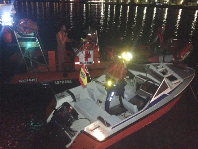Cruz Roja Española en Águilas rescata dos embarcaciones durante este fin de semana - 1, Foto 1
