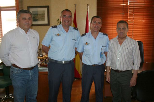 Despedida oficial con el alcalde de Alcantarilla del Jefe del Escuadrón de Zapapadores Paracaidistas (EZAPAC) - 1, Foto 1