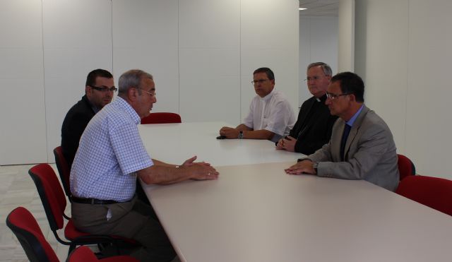 El delegado del Gobierno visita las nuevas instalaciones de Cáritas en Espinardo - 1, Foto 1