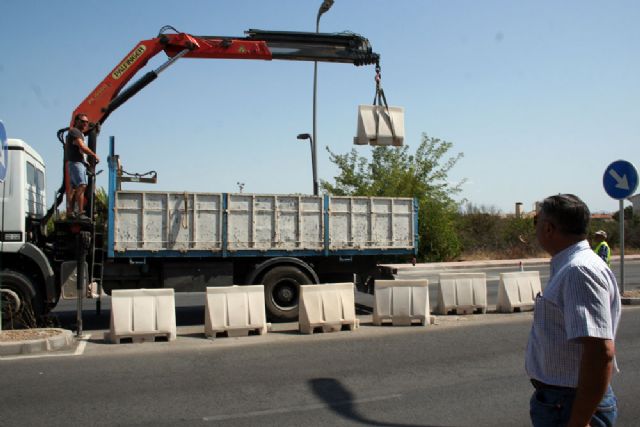 Puesta en marcha de los semáforos y el cambio de sentido de la Avenida de Murcia - 1, Foto 1