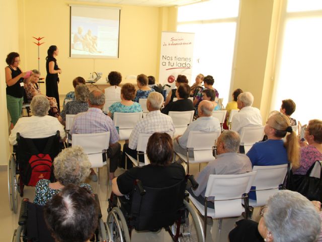 Puerto Lumbreras ofrece charlas a sus mayores para protegerse del calor el mes de agosto - 1, Foto 1