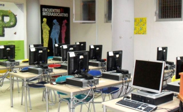 En agosto permanecerán cerradas las Aulas de Libre Acceso a Internet de Juventud - 1, Foto 1