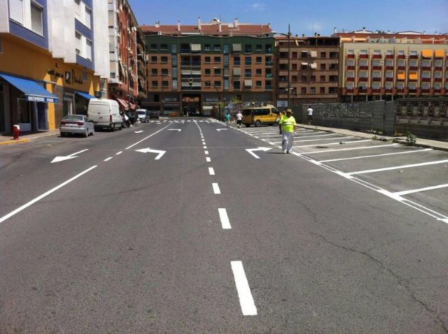 Servicios avanza en las actuaciones previstas en colegios y en el repintado de calles de cara a la Feria y Fiestas de Agosto - 5, Foto 5