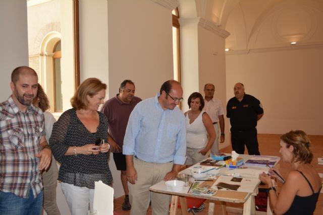 El consejero de Cultura y el alcalde de Mula clausuran el taller sobre técnicas de acuarelas impartido por el artista muleño Nono García - 1, Foto 1