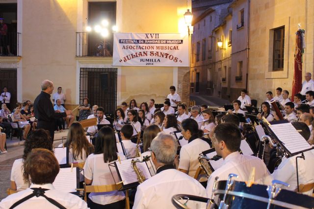 La Julián Santos celebra su XVII Festival de Bandas de Música con una destacada afluencia de público y una brillante actuación de la Societat Unió Musical de Biar - 1, Foto 1