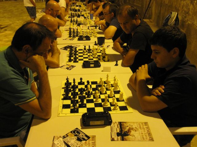 El maestro inglés, Harol James Plaskett se hace por tercer año consecutivo con el III Torneo de Ajedrez Nocturno Castillo de Jumilla - 3, Foto 3