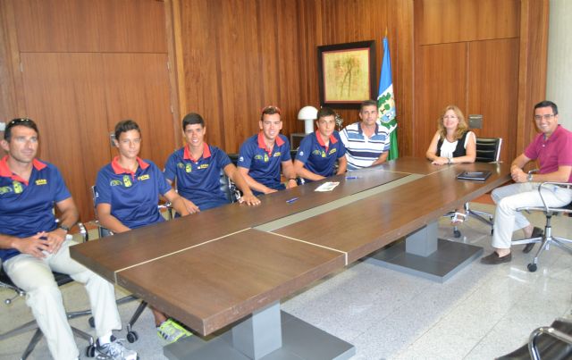 La alcaldesa recibe a los cadetes campeones de España de piragüismo en 1.000 metros - 2, Foto 2