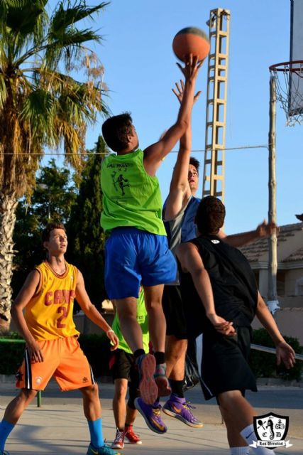Doscientas personas compitieron en el 3x3 de Baloncesto de Los Urrutias - 5, Foto 5