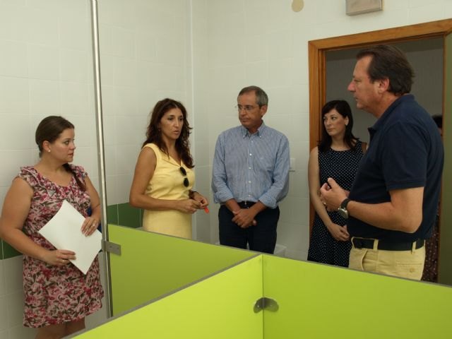 Educación cambia puertas y ventanas en el colegio San Roque de Ceutí para una mayor eficiencia energética - 1, Foto 1