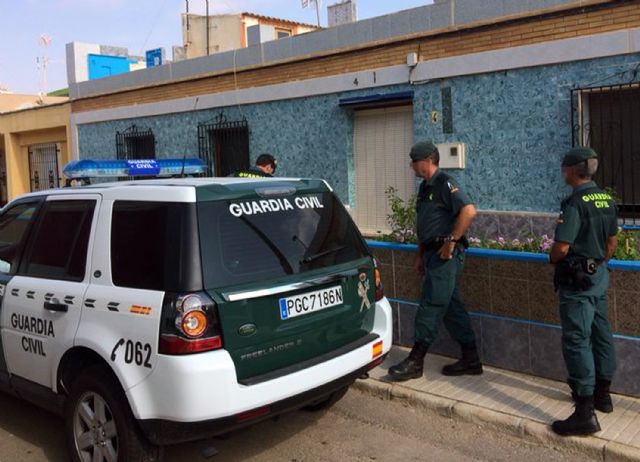 La Guardia Civil detiene a un peligroso atracador después de cometer un robo con violencia en una vivienda en Llano del Beal - 2, Foto 2
