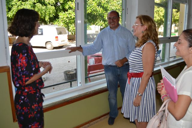 El consejero de Educación visita las obras de remodelación de la Escuela Infantil nº 1 - 1, Foto 1