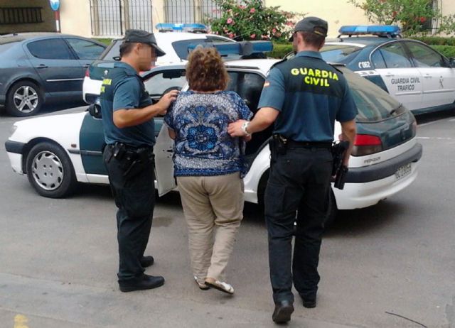 La Guardia Civil detiene a una mujer que drogaba a personas mayores para cometer robos y hurtos - 4, Foto 4